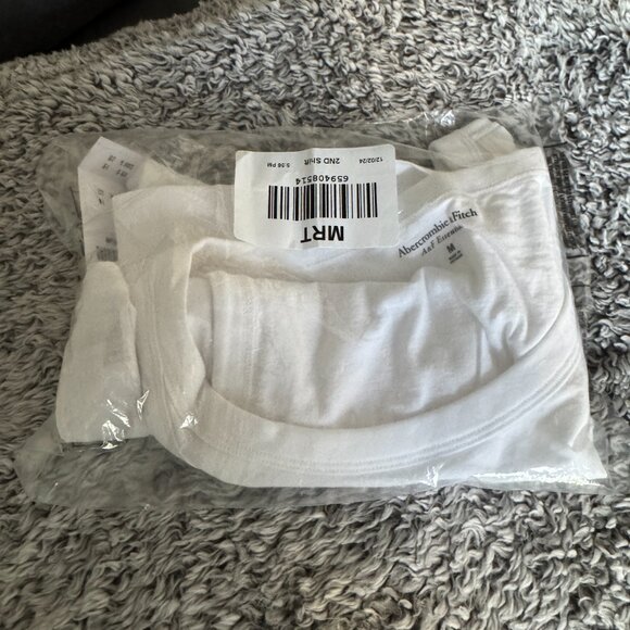 Abercombie & Fitch | NWT Polished Skimming Crew Tank White Size Medium - Picture 9 of 9